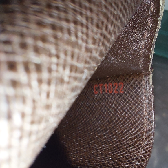 Louis Vuitton Cigarette Case - Picture 9 of 9